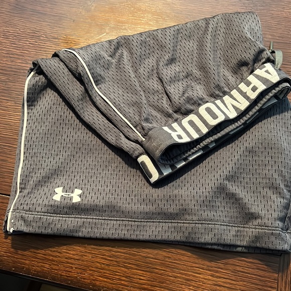 Lot of womens UA basketball shorts Largs - Picture 4 of 5